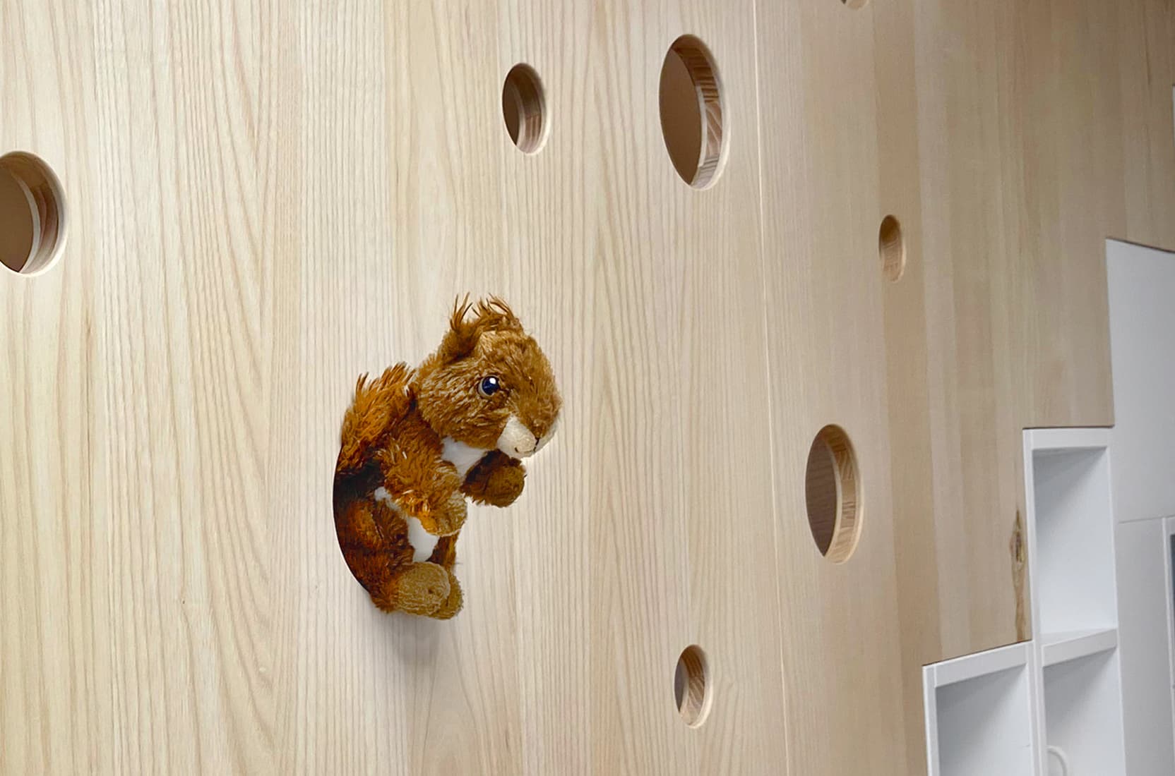 Trennwand in der Küche der Kita Hollenbach